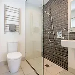 2 Bed In Oc-89257 * كيسويك