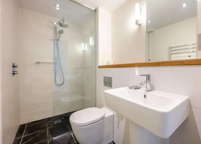 بيت للعطل 2 Bed In Oc-89257